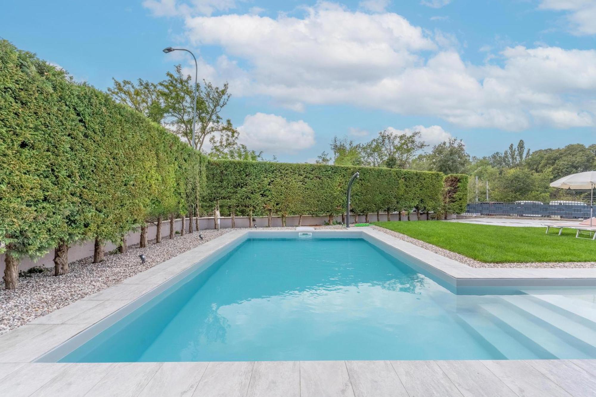 -Free Pool And Parking- Garda House Apartments Castelnuovo del Garda Exterior photo