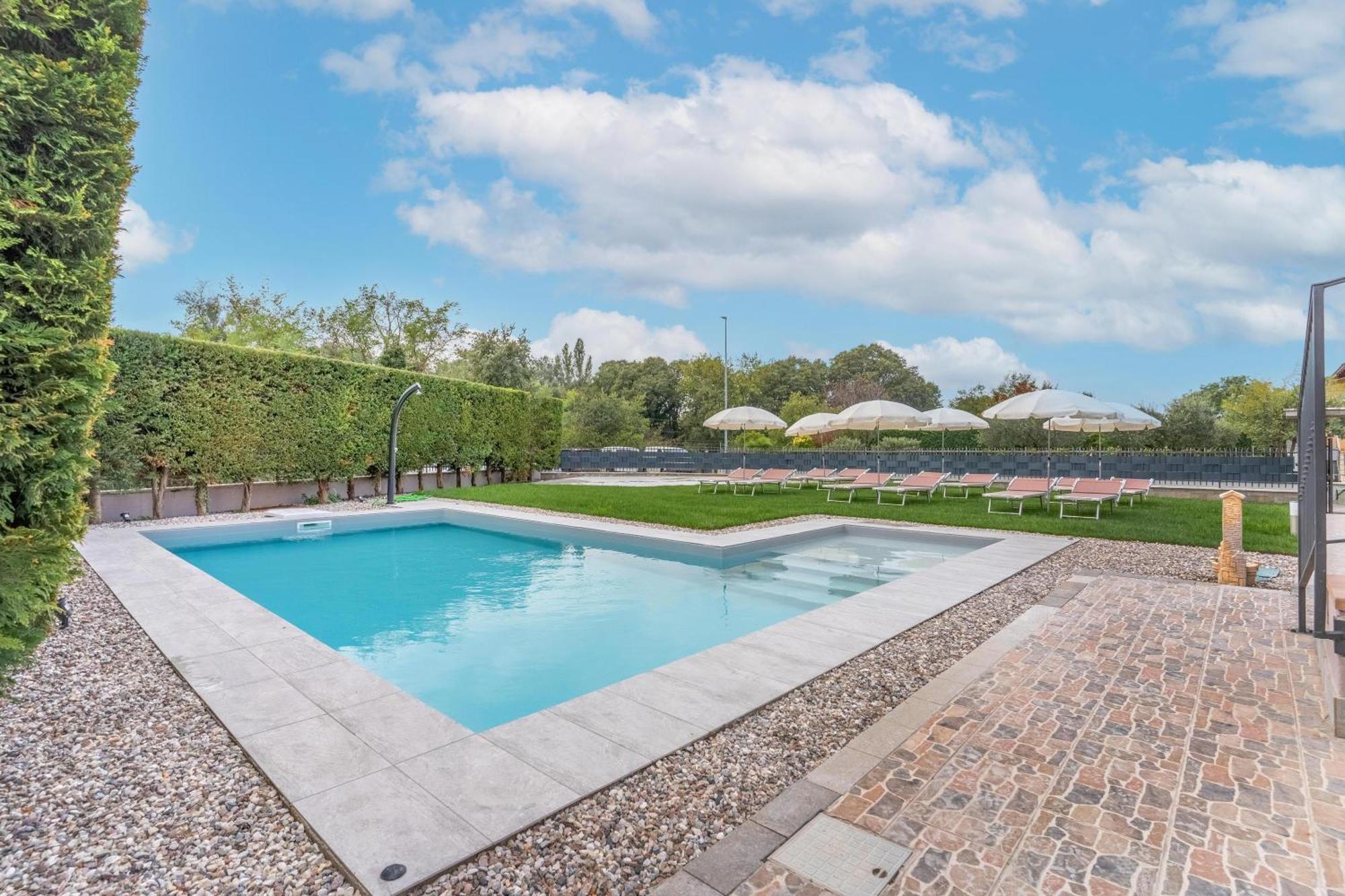 -Free Pool And Parking- Garda House Apartments Castelnuovo del Garda Exterior photo