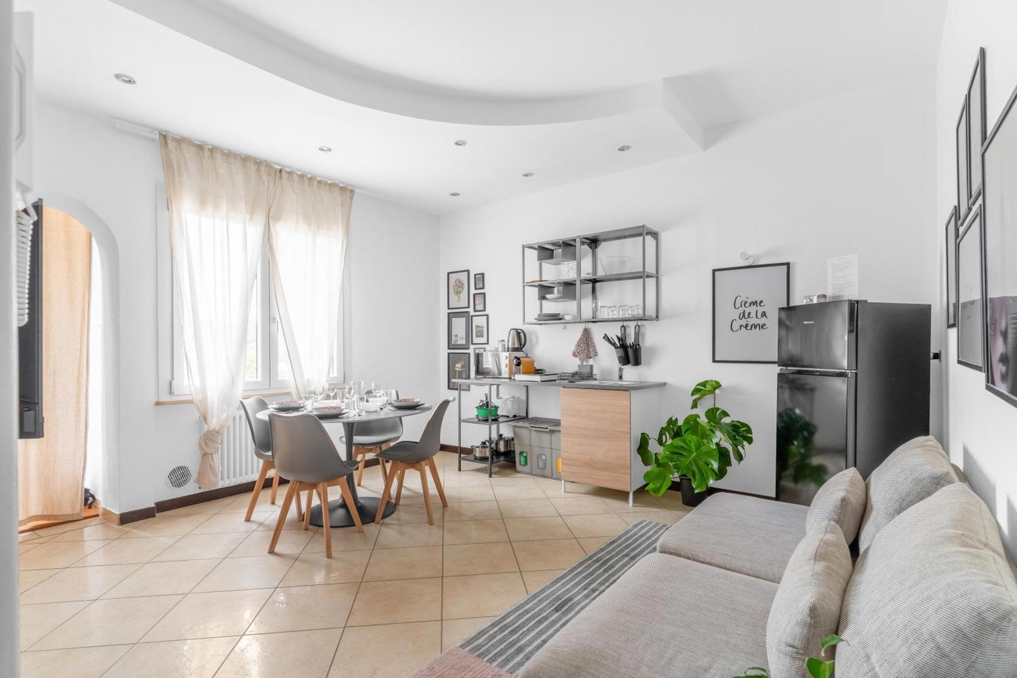 -Free Pool And Parking- Garda House Apartments Castelnuovo del Garda Exterior photo