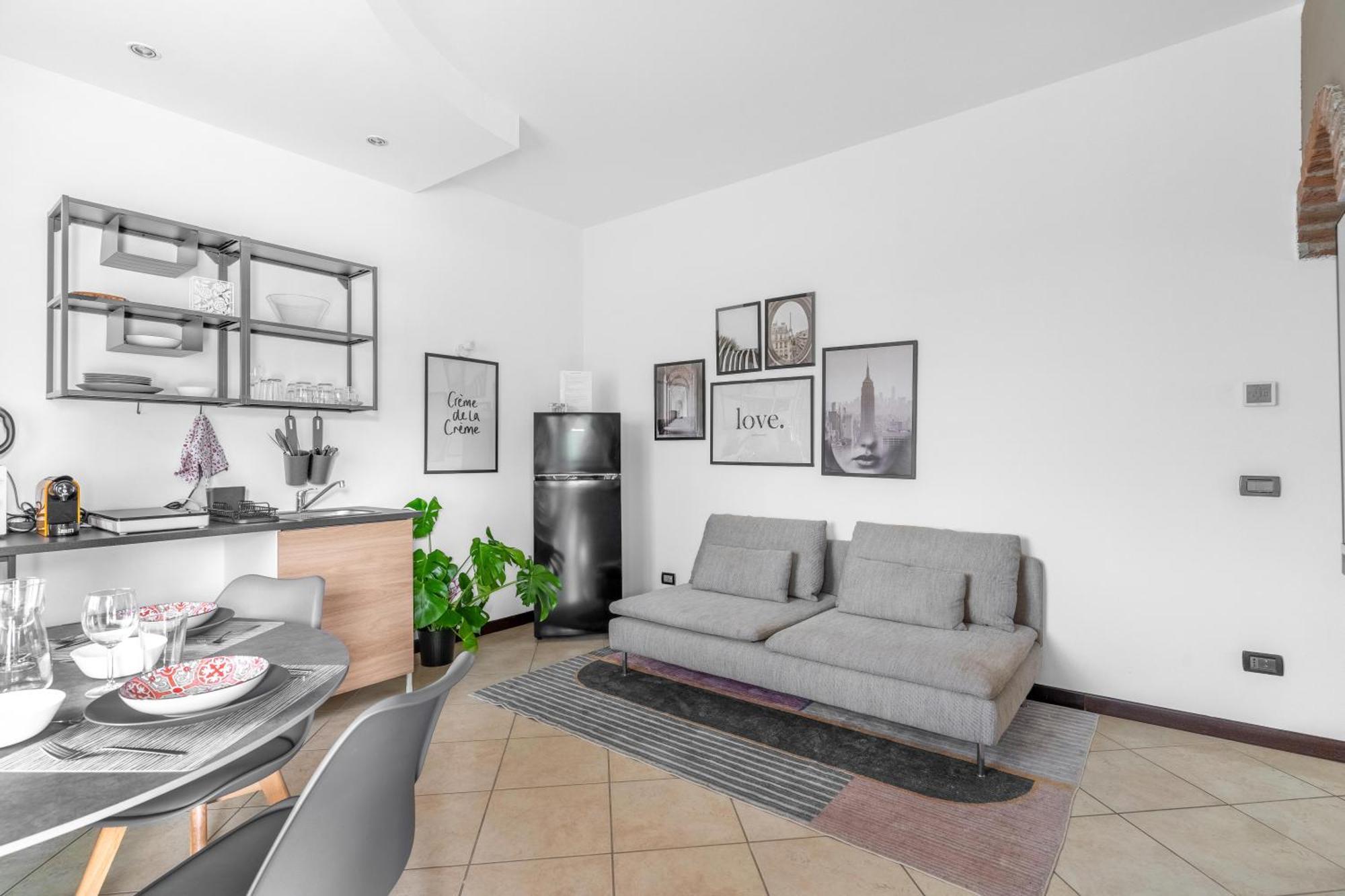 -Free Pool And Parking- Garda House Apartments Castelnuovo del Garda Exterior photo