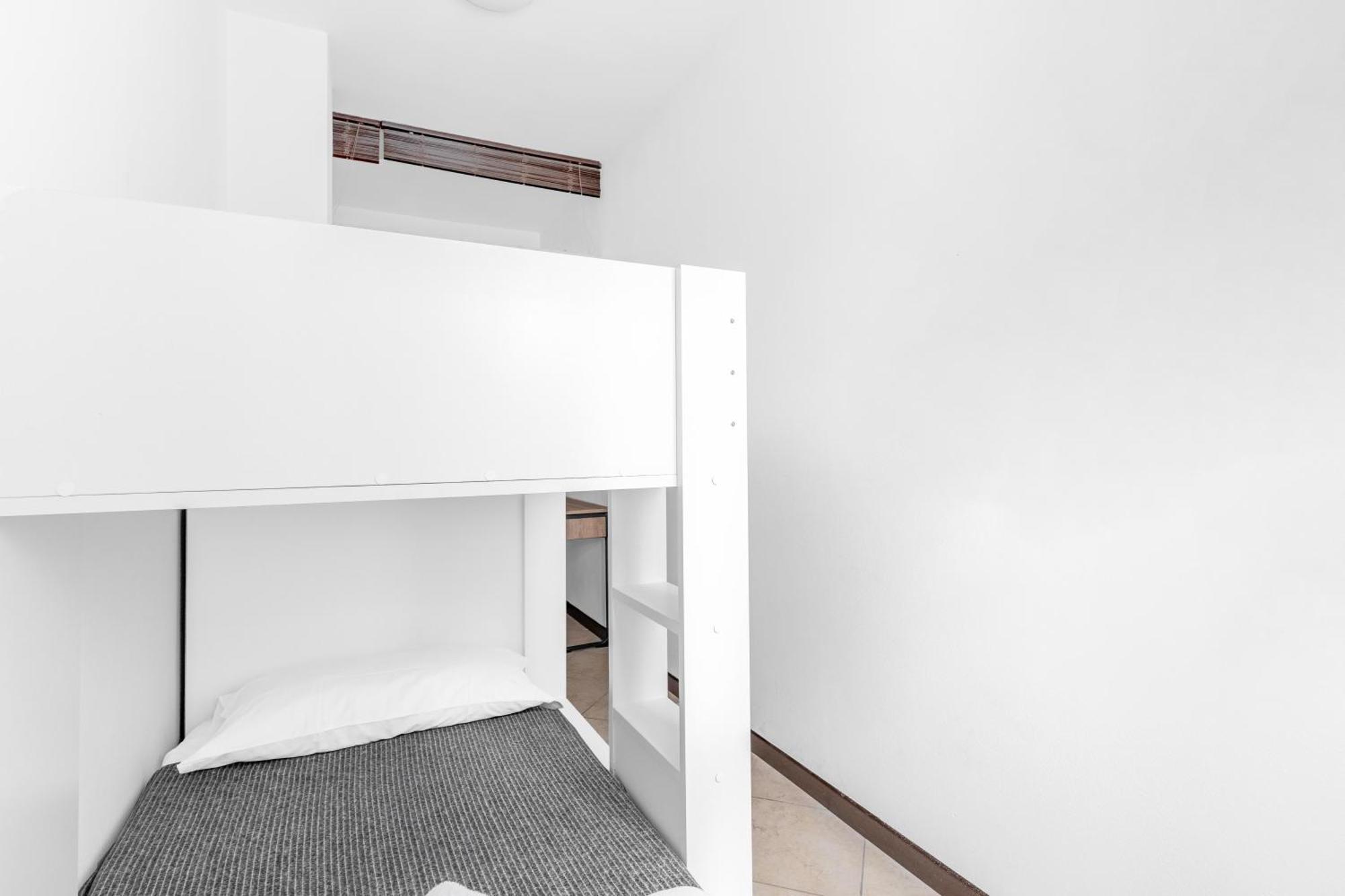 -Free Pool And Parking- Garda House Apartments Castelnuovo del Garda Exterior photo