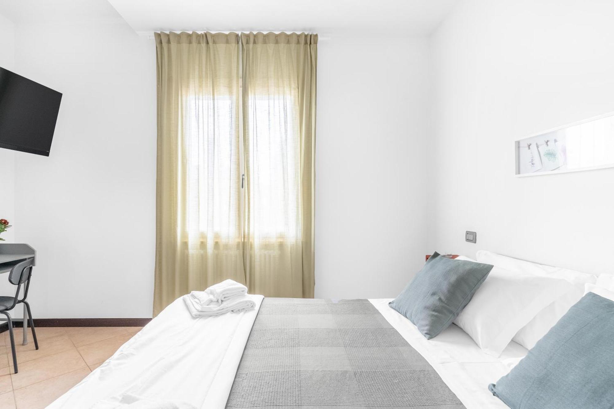 -Free Pool And Parking- Garda House Apartments Castelnuovo del Garda Exterior photo
