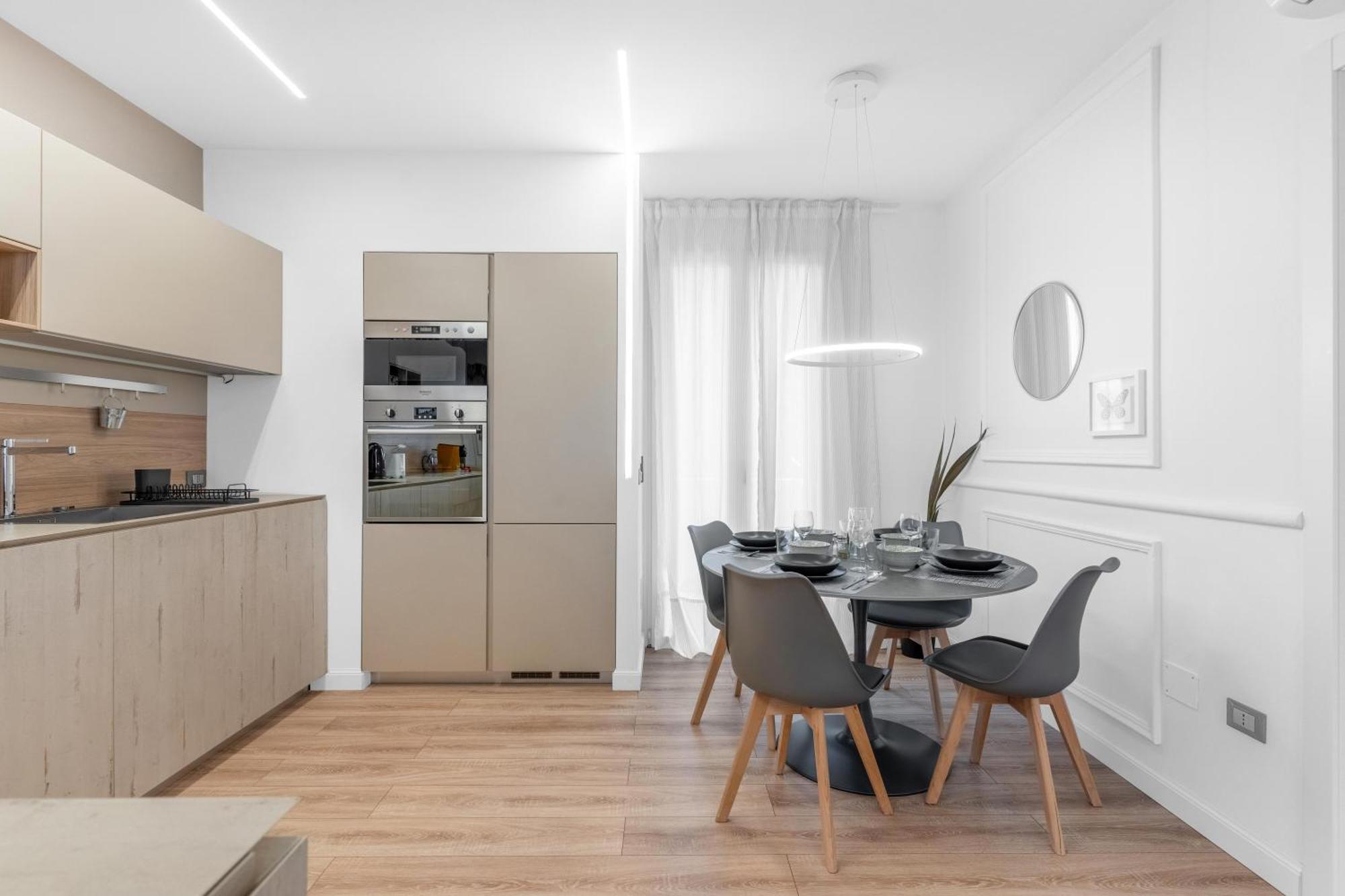 -Free Pool And Parking- Garda House Apartments Castelnuovo del Garda Exterior photo